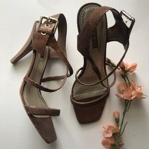 Nine West Snake Print Embossed Leather Sandal. Pewter. 8 1/2M